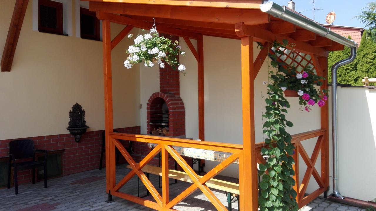 Marina-Bük Apartmanház Ngoại thất bức ảnh